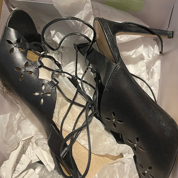 Michael Kors heels - Picture 3 of 6